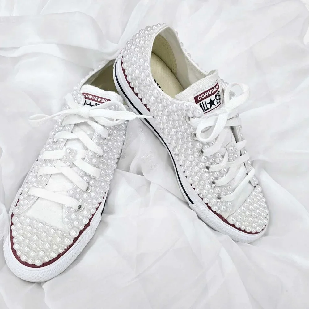 New never worn custom designed pearl wedding Converse shoes. Size 7.5 - Picture 1 of 4